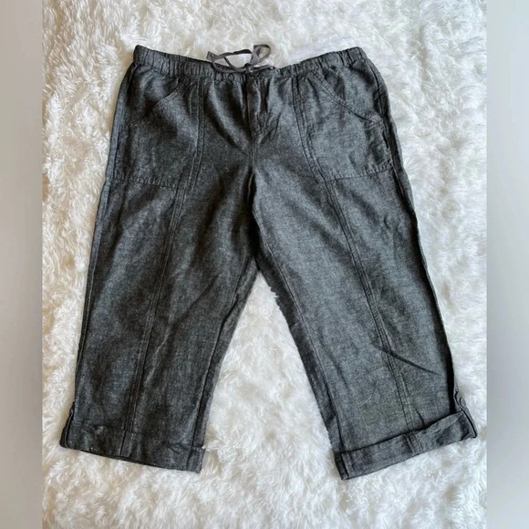 New York & Company Capris - Picture 1 of 9